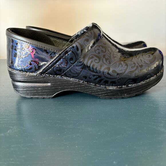 Dansko Navy Paisley Swirl Leather Comfort Clogs Size 38 - Picture 4 of 9